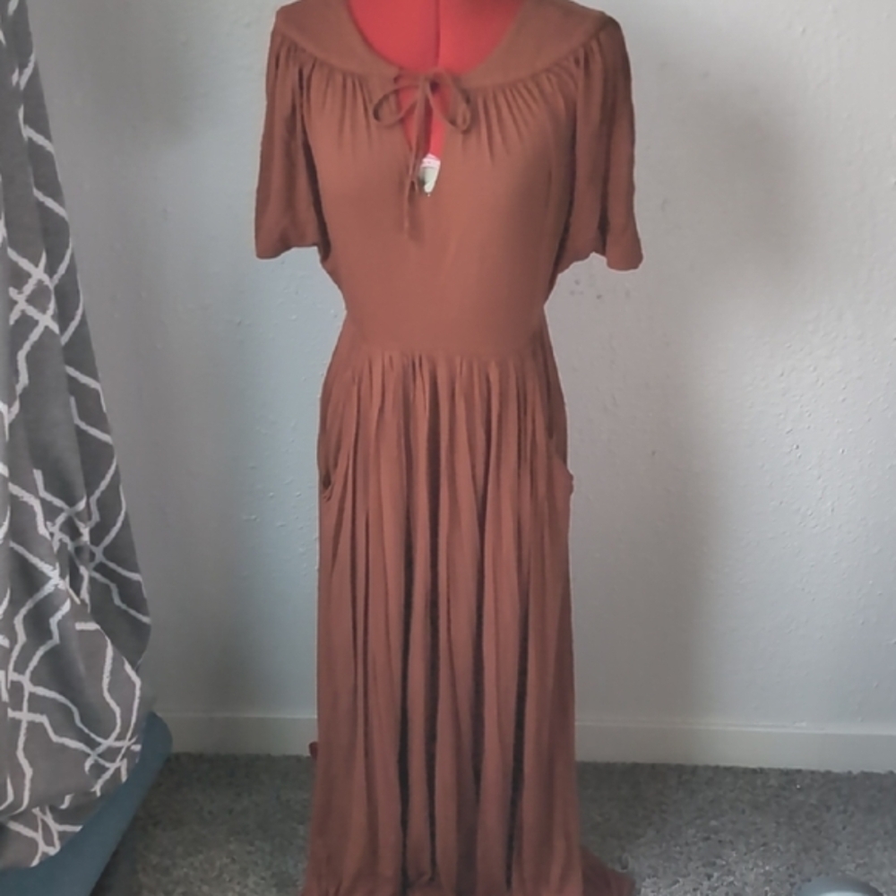 DownEast Basics Brown Cut-Out Pleated Maxi Sundress W/ Pockets Women's Medium